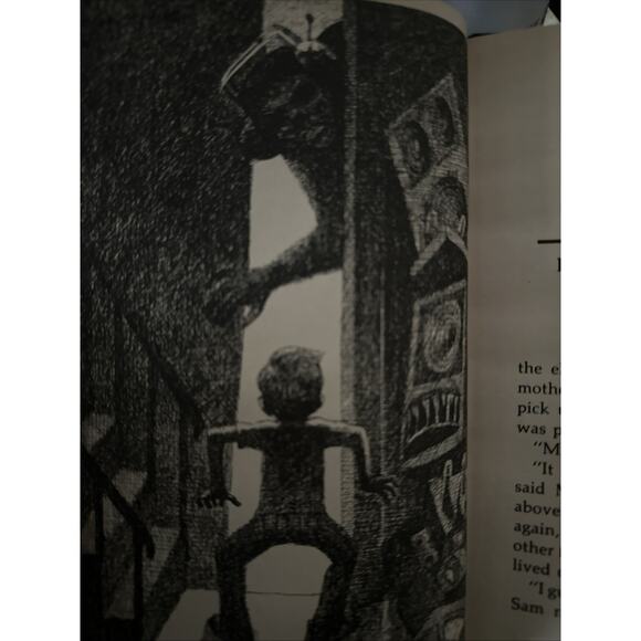 Frankenstein Moved in on the Fourth Floor Elizabeth Levy, 1979 First Edition HC - Picture 7 of 7